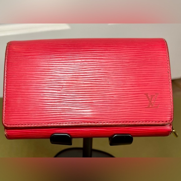 Authentic - Rare LOUIS VUITTON Red Epi Porte-Monnaie Billets Tresor Wallet - Picture 1 of 11